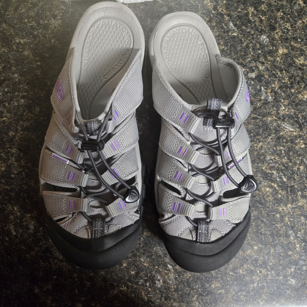 Gray and Black Women's Sandals Size 10.5